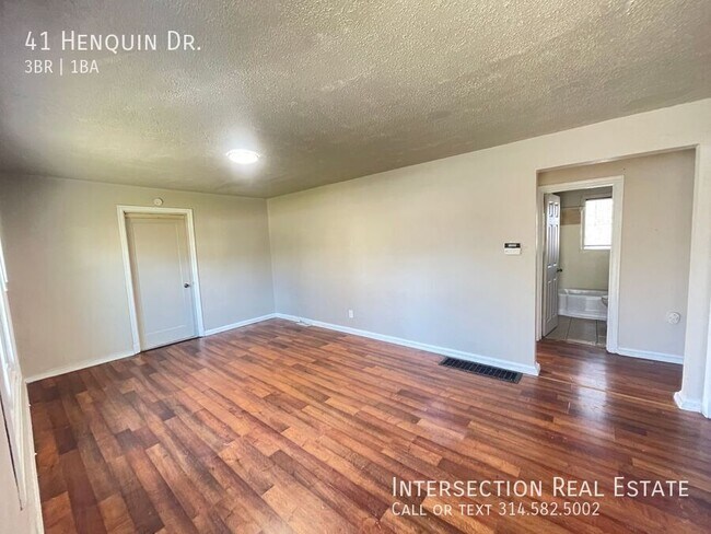 Building Photo - 41 Henquin Dr