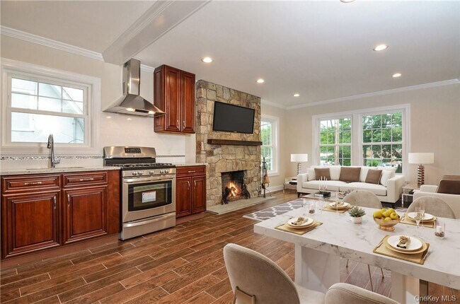 Building Photo - 304 Battle Ave