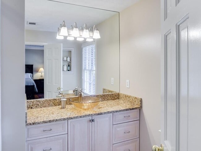 Building Photo - 5216 Willow Point Pkwy