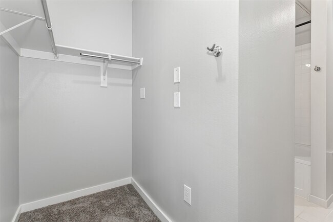 Building Photo - 3015 Bryan St