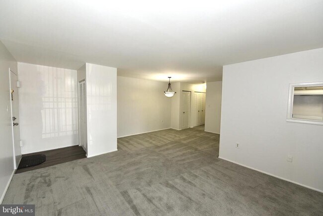Building Photo - 11326 Cherry Hill Rd