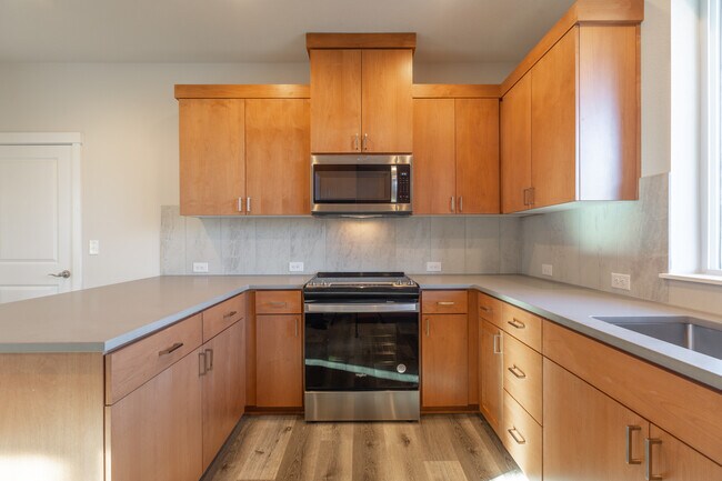 Primary Photo - 16011 NE 30th St