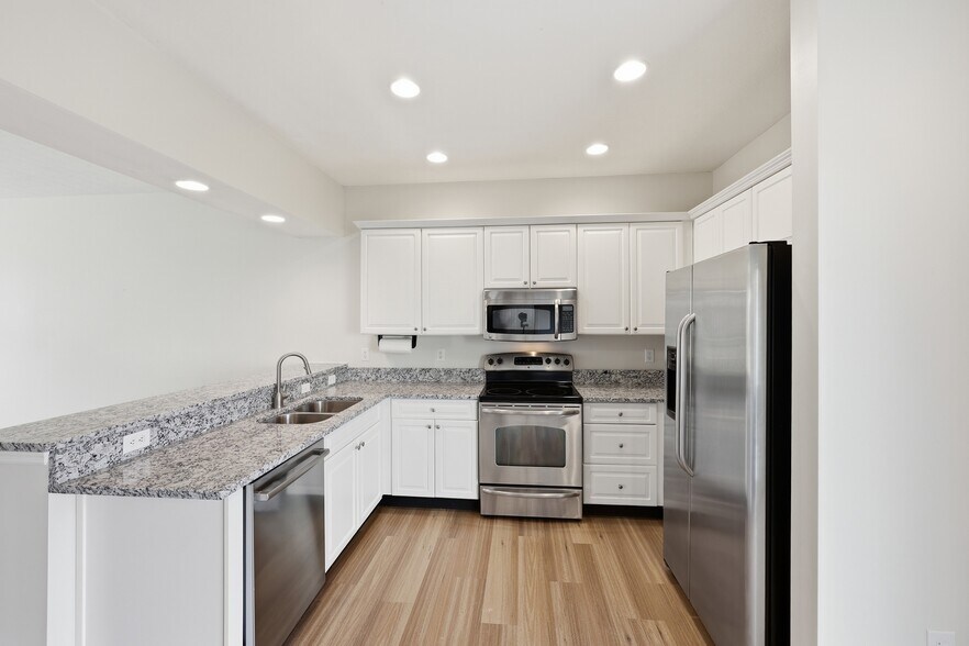 Building Photo - 1656 Nature Dr