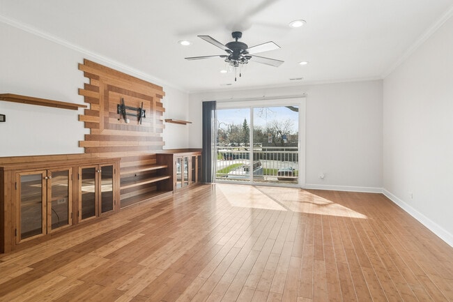 Building Photo - 4704 Euclid Ave