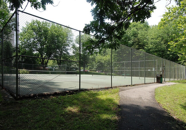 Building Photo - 2/2 Gem in Grosvenor Park!