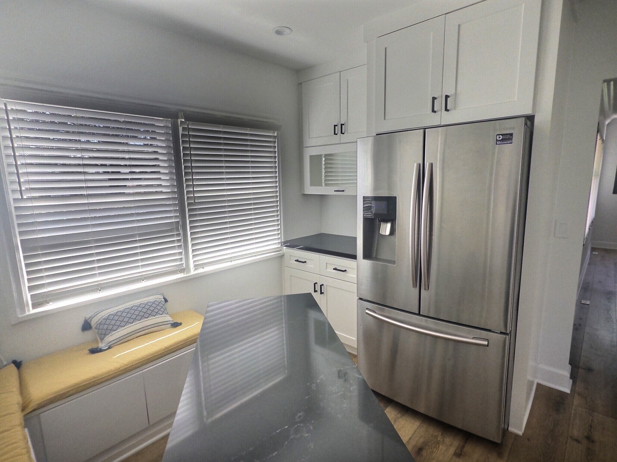 Building Photo - 3737 Paloma Dr
