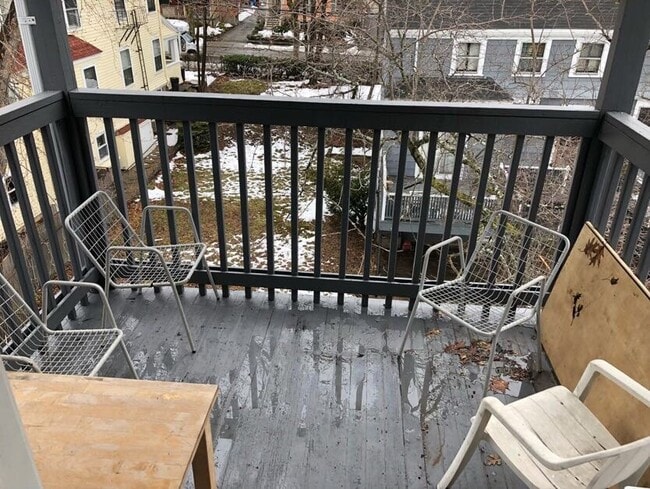 Primary Photo - 83 Brook St