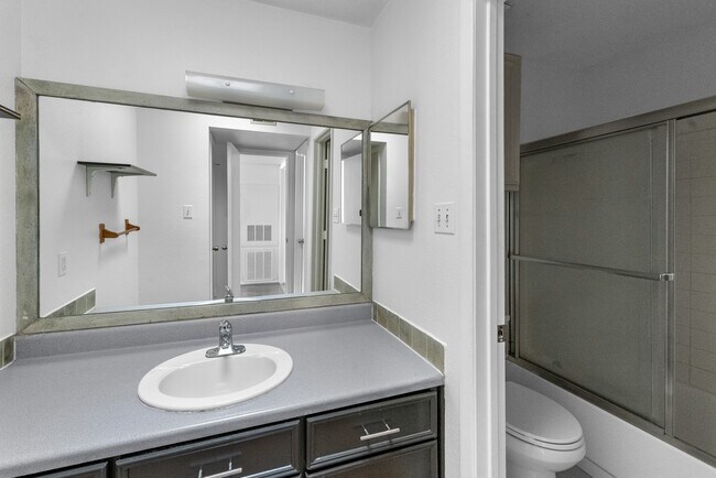 Building Photo - 18800 Egret Bay Blvd