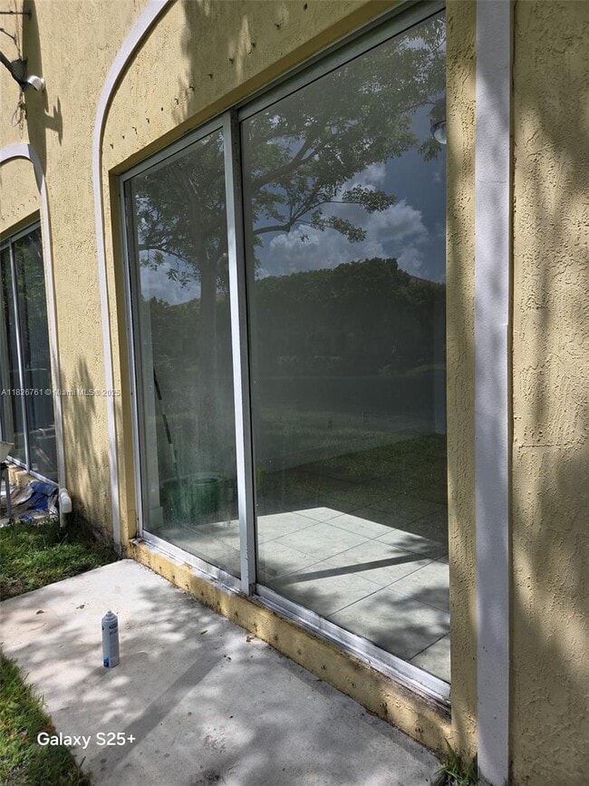 Building Photo - 490 NE 21st Terrace