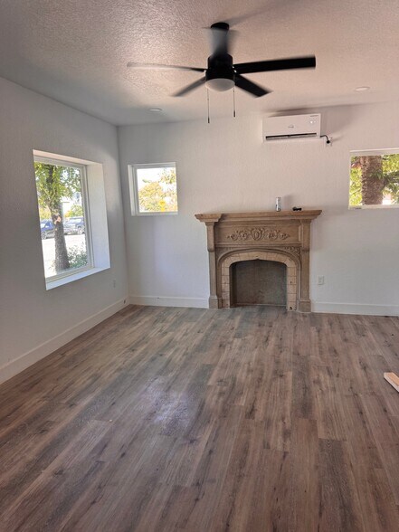 Building Photo - 2402 Saunders Ave