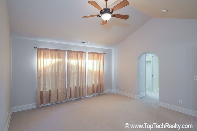 Building Photo - 12750 NW Alsace Ln