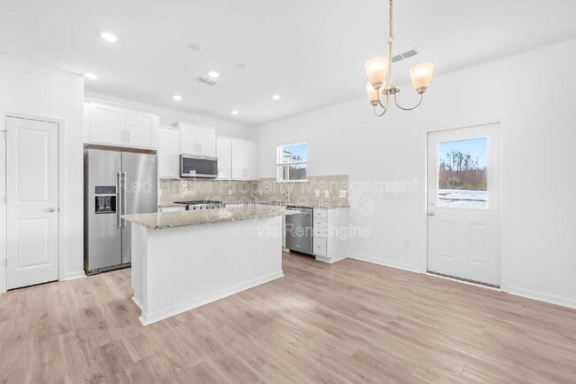 Building Photo - 2137 Riverbend Ave