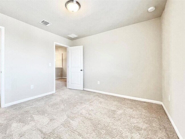 Building Photo - 417 Katmai Cir