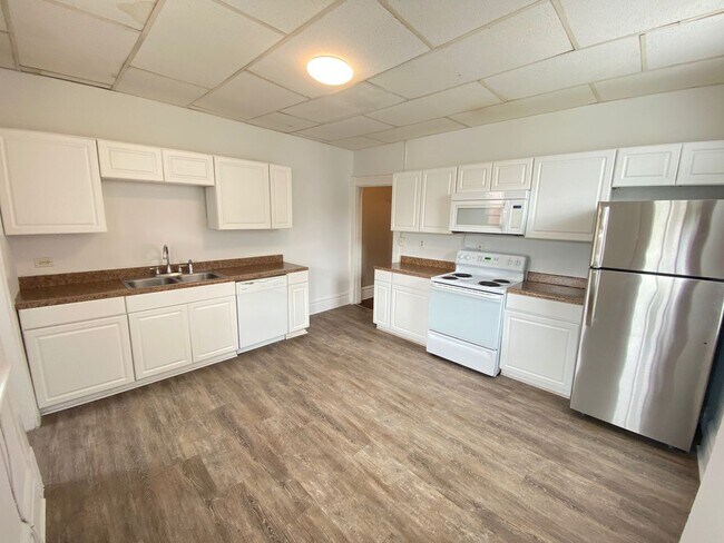 Building Photo - Hunter Ave 1444-1446 MLR (LH2)