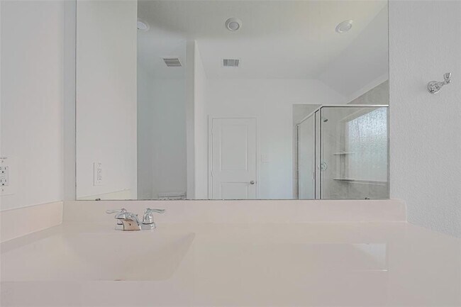 Building Photo - 18439 Summit Ranch Dr