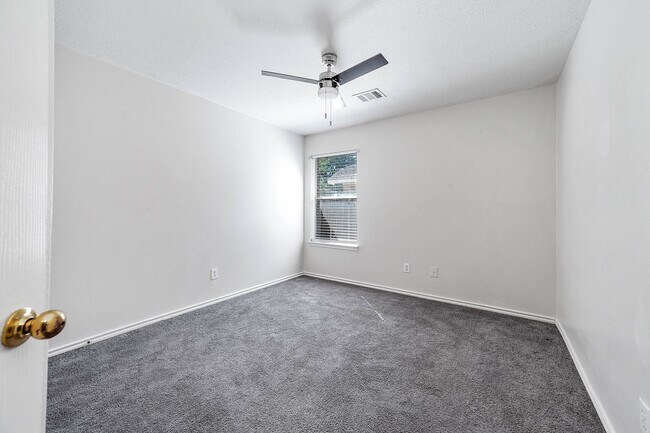 Building Photo - 3347 Pebble Beach Ln