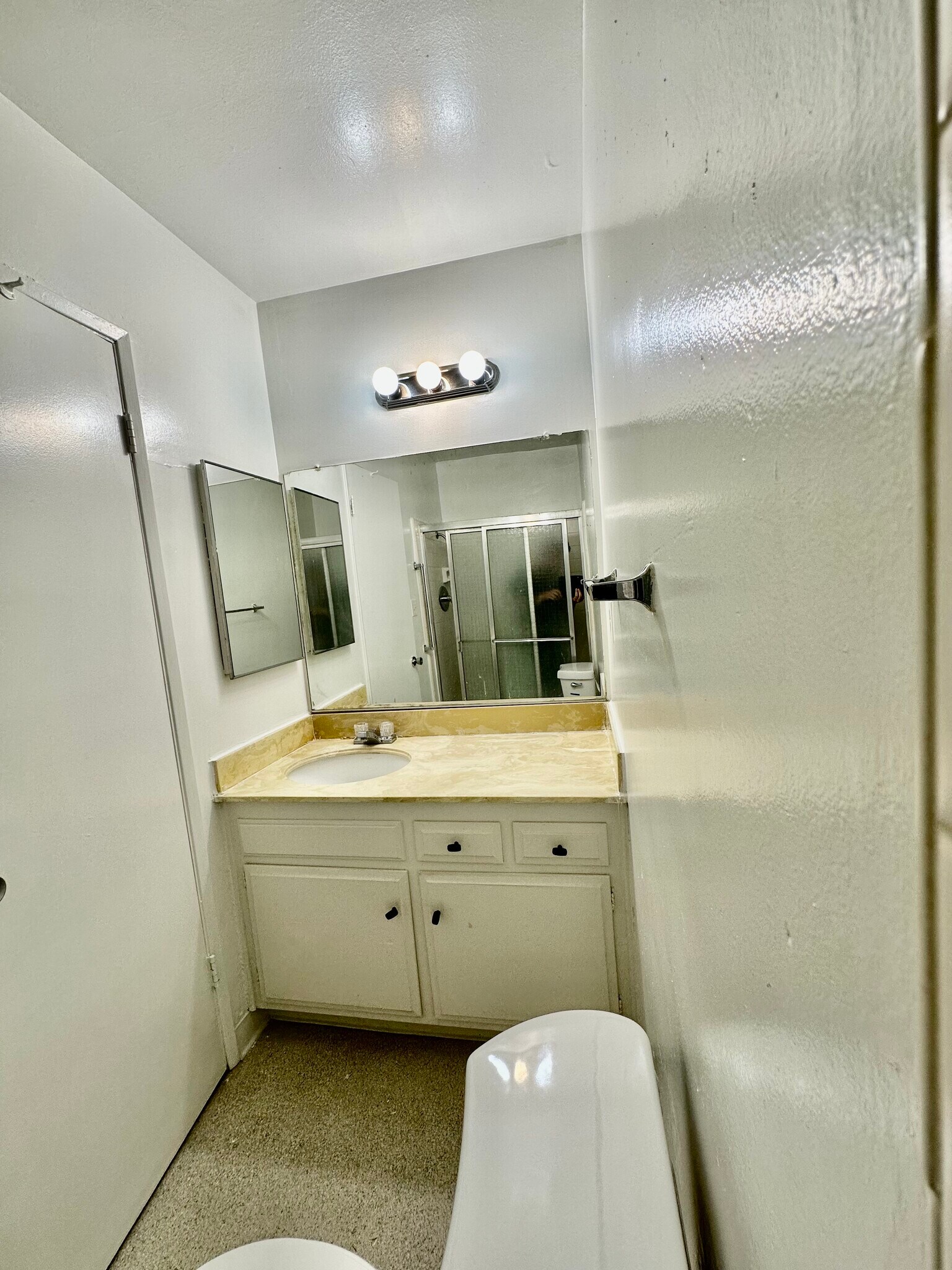 Building Photo - 4325 Dixie Canyon Ave