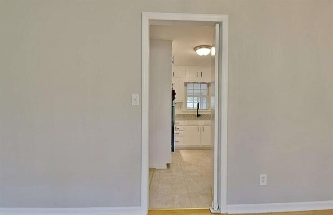 Building Photo - 4710 Navaho Cir