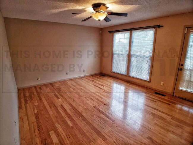 Building Photo - 3046 Woody Ln