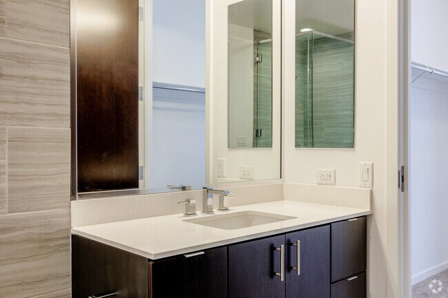 1BR, 1BA - 848SF - 16M
