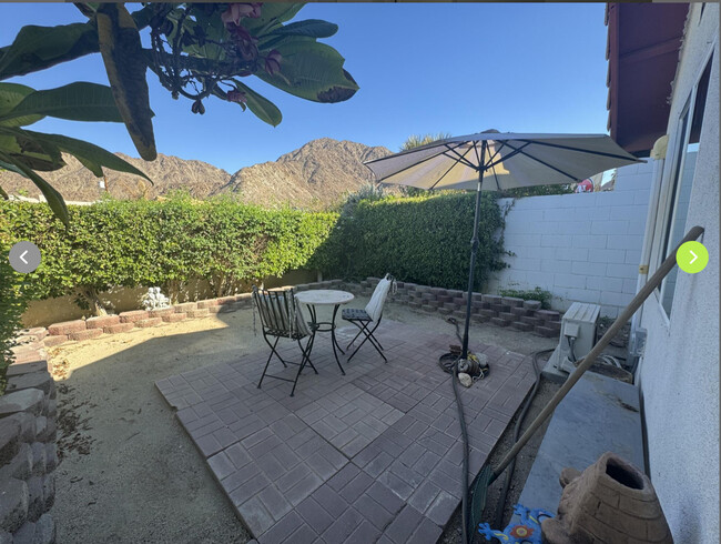 Private patio - 54015 Avenida Martinez