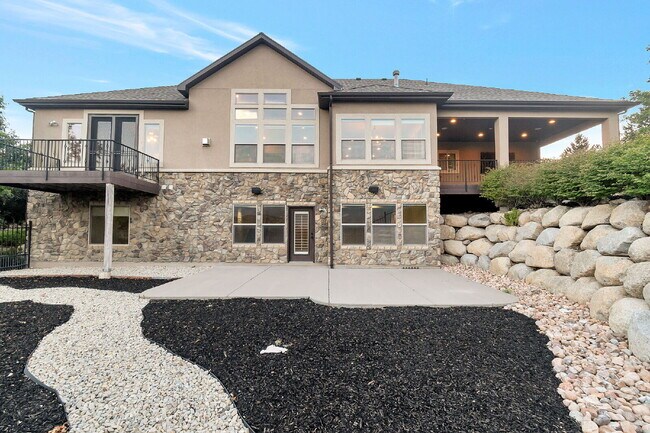 Building Photo - Suncrest — Stunning 4 Bed, 4 Bath Home - SPACIOUS LIVING