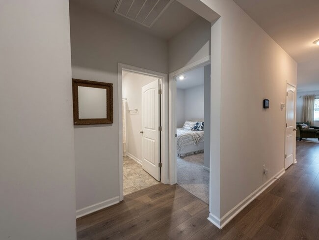 Building Photo - 156 Olivia Cir
