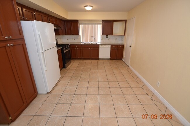 Building Photo - 6845 Zamora Dr