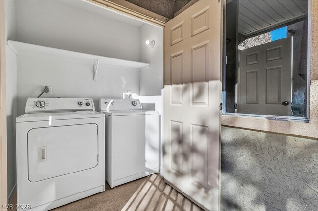 Building Photo - 5009 Indian River Dr