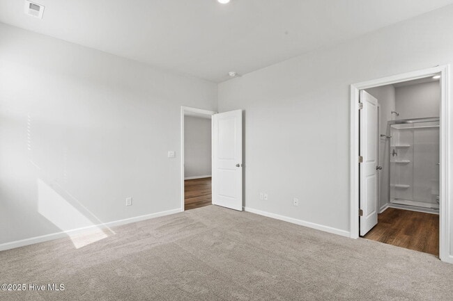 Building Photo - 11 Bonaparte St