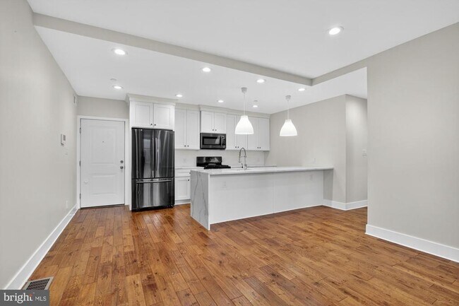 Building Photo - 1420 E Susquehanna Ave