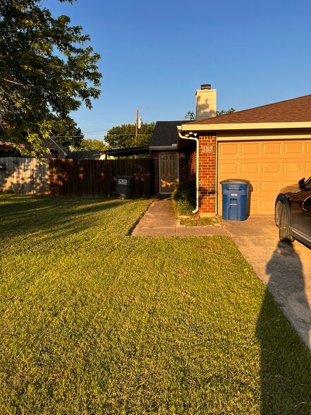 Front - 537 Bluebird Ln