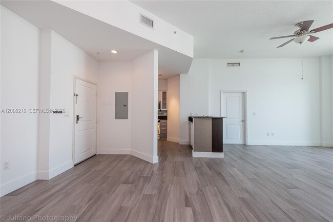 Building Photo - 7900 Harbor Island Dr