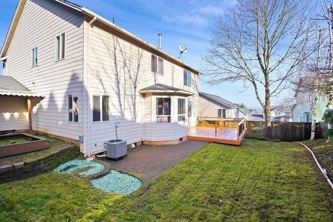 Building Photo - 4Bd/2.5Ba Two Story House - Available to View!