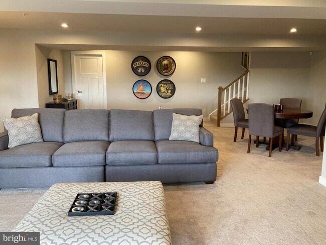 Building Photo - 7045 Eaglehead Dr
