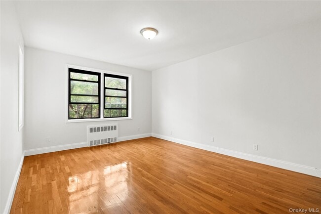 Building Photo - 140 E Hartsdale Ave