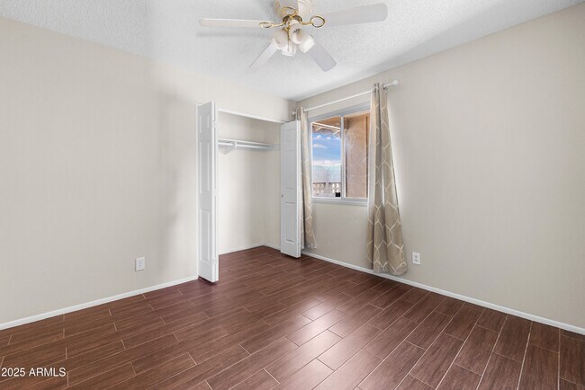 Building Photo - 4401 W Claremont St