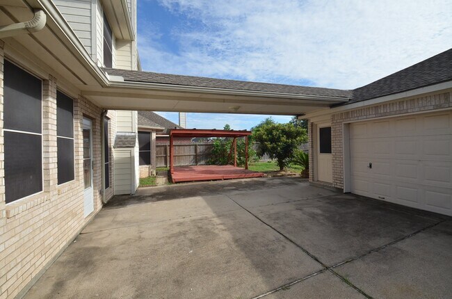 Building Photo - 8815 Barron Wood Cir E