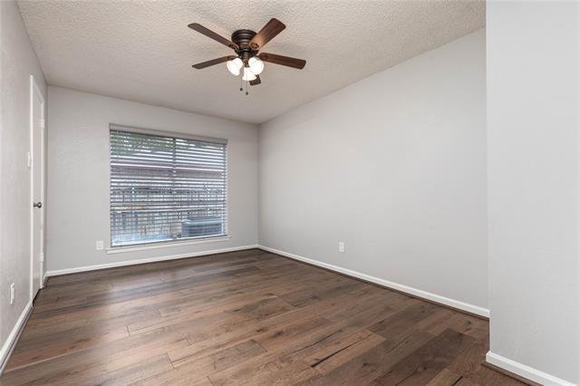 Building Photo - 2225 Park Hill Dr
