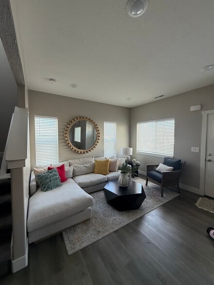 Building Photo - 55 W 440 N