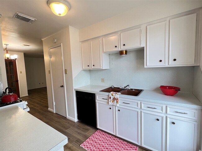 Building Photo - 2232 Ripple Creek Dr