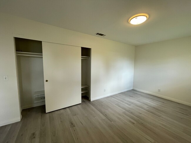Building Photo - 1589 N Hill Ave