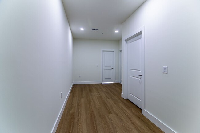 Building Photo - 3956 Parrish St