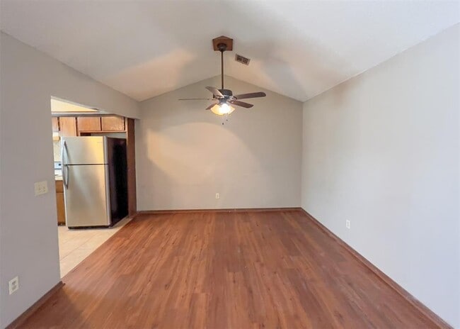 Building Photo - 1303 N Fretz Ave