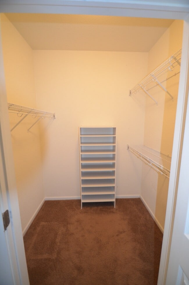 Building Photo - 15700 E Jamison Dr