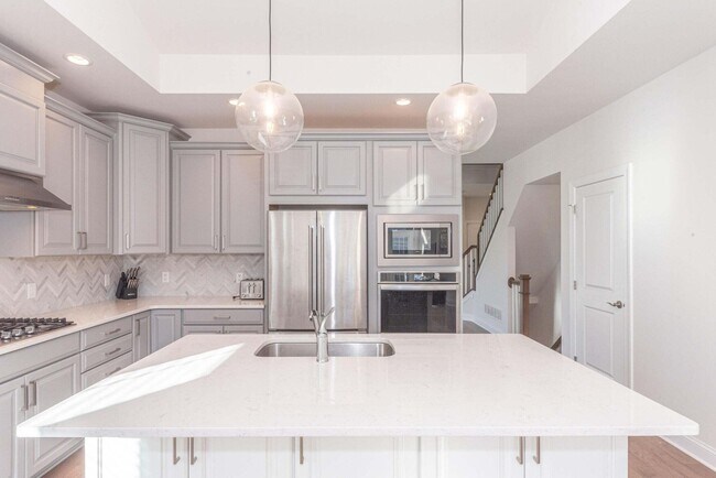 Building Photo - 3341 Roseford Blvd