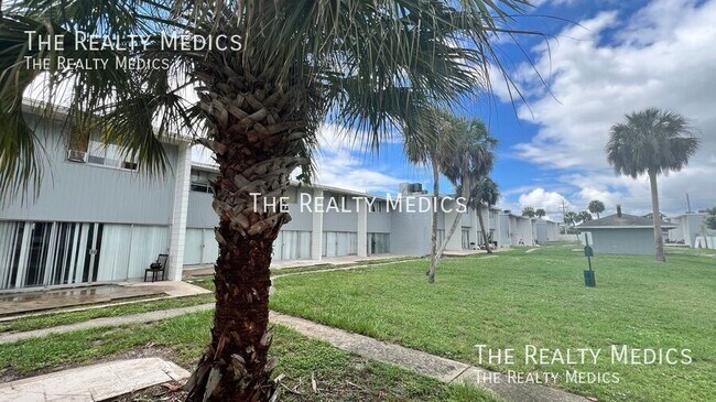 Building Photo - 1010 N Fiske Blvd