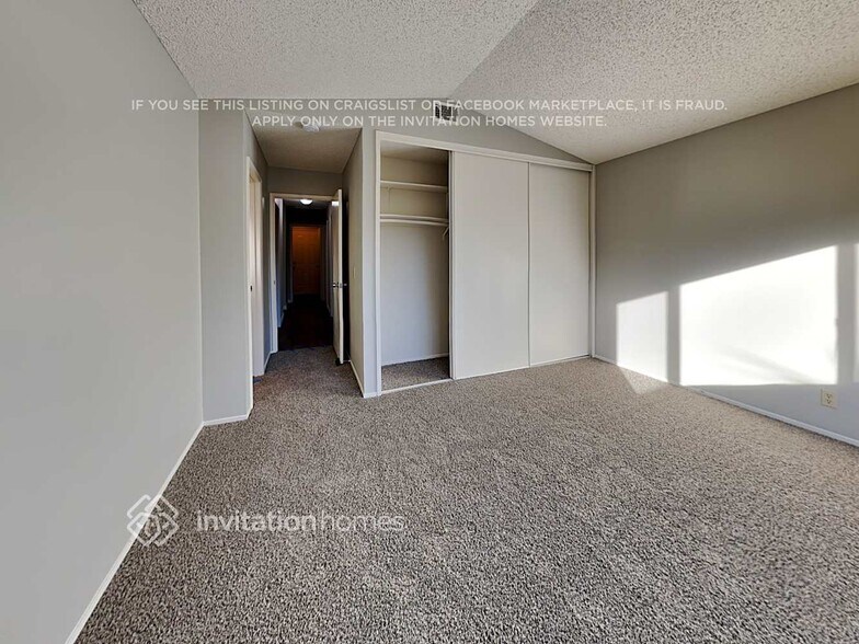 Building Photo - 609 Crested Dr