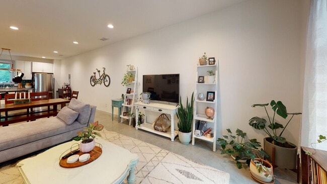 Building Photo - Coming Soon! East Nashville off Gallatin R...