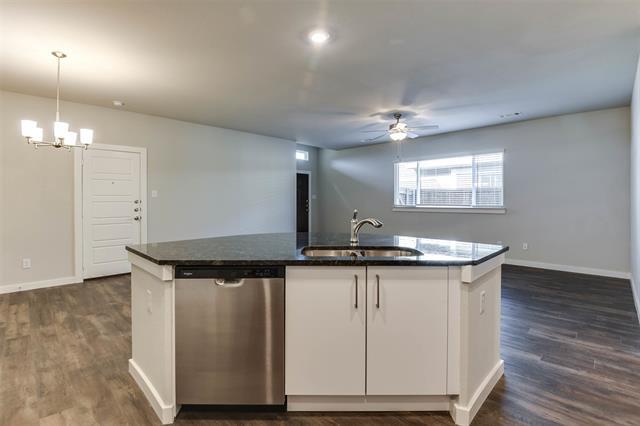 Building Photo - 617 Blackland dr